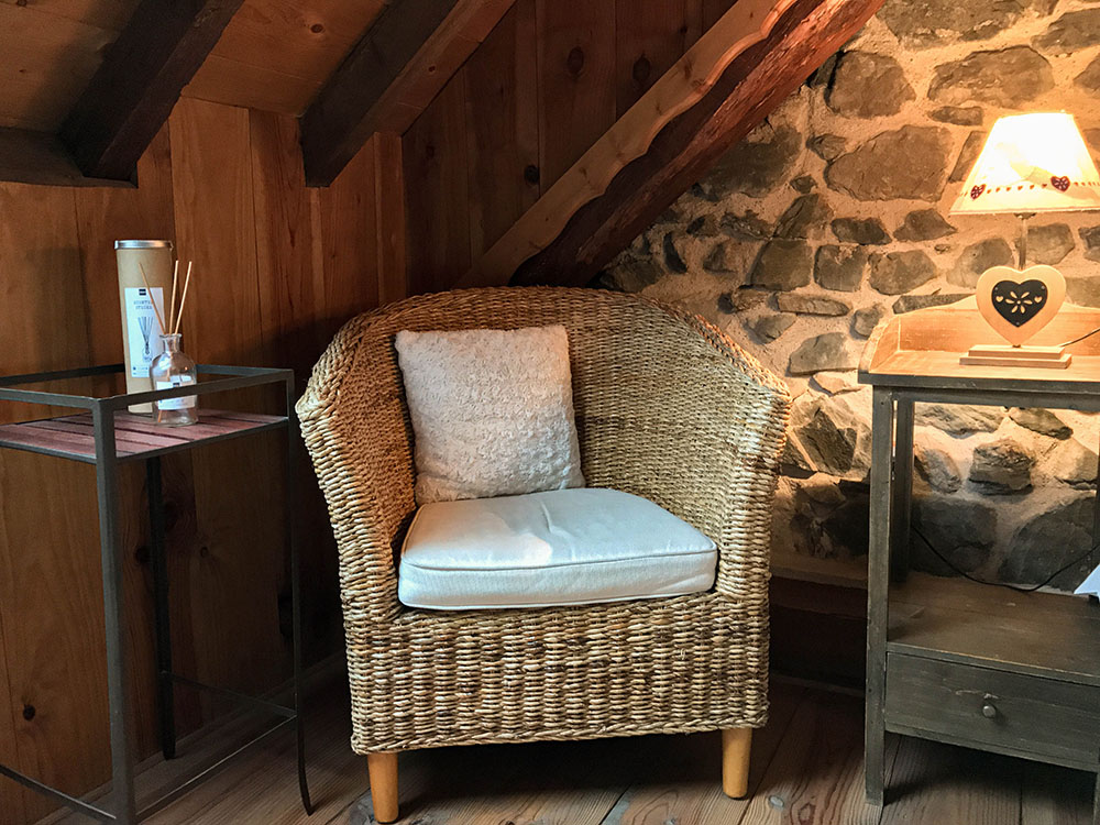 La Cle des Bois - Chambres d'hôtes à Bourg d Oisans - Suite alpage - fauteuil